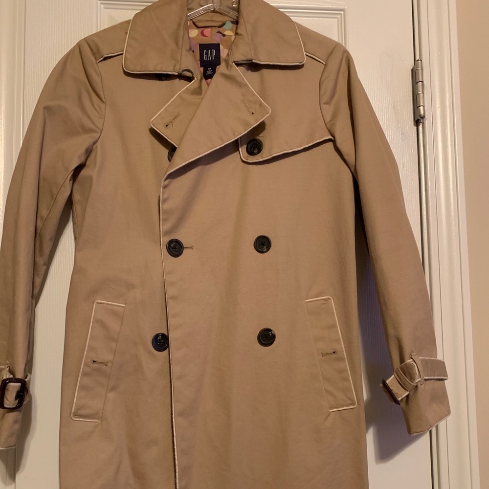 2 GAP TRENCH COAT ( Black or Tan). Individual Sale